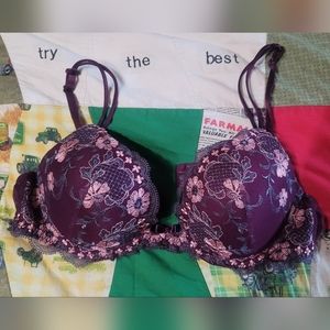 Ambrielle embroidered push up bra 36B